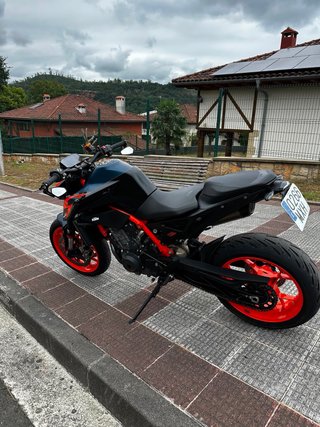 KTM 890 Duke R 2023