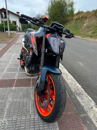 KTM 890 Duke R 2023