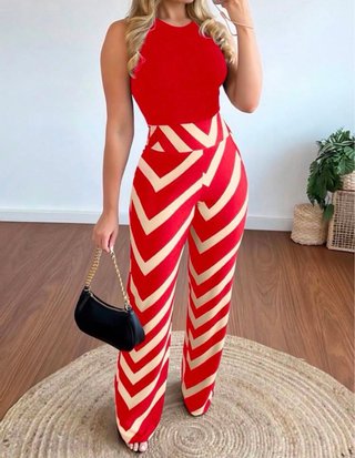 Mono de vestir rojo y beige