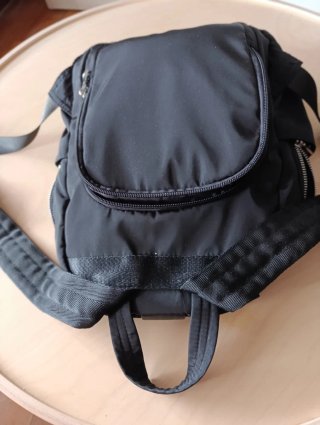 Mochila de nylon negra