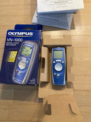 Grabadora de voz Olympus VN-1000