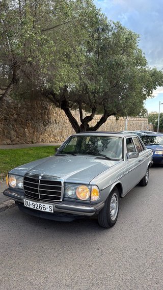 Mercedes-Benz 240d 1982