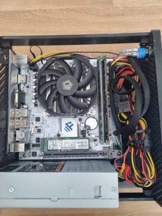 Ordenador ITX Negro/Blanco
