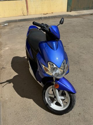 Yamaha Jog R Azul y Blanco
