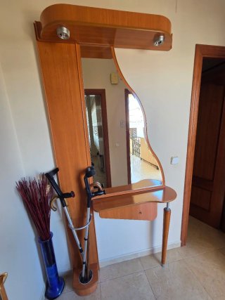 Mueble recibidor madera y cristal