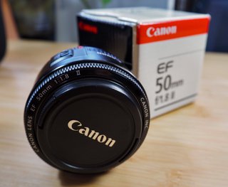 Canon EF 50mm f/1.8 II Lente