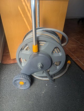 Carrete Manguera Jardín Enrollable Hozelock