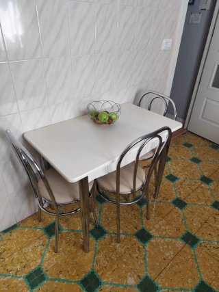 Mesa de cocina con 3 sillas