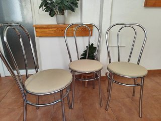 Mesa de cocina con 3 sillas