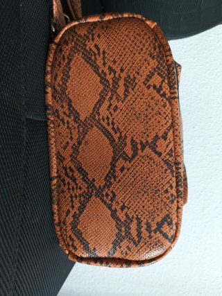 Mochila efecto piel serpiente