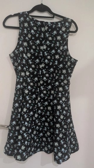 Vestido H&M floral negro y multicolor
