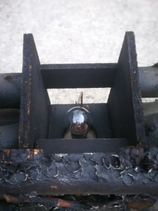 Chimenea eléctrica vintage troncos falsos.
