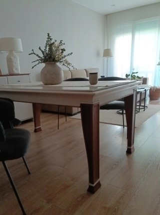 Mesa de madera maciza, pintada en lino. 160x100