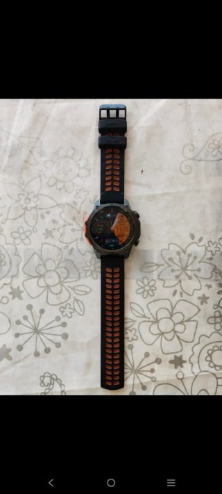 Smartwatch Negro y Naranja