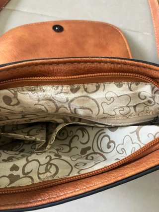 Bolso de hombro marrón