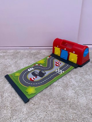 Parking Ferrari con Pista