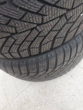 Neumáticos invierno Kunmo 225/45/17