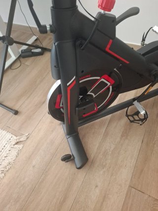 Bicicleta Estática Toputure Negra y Roja