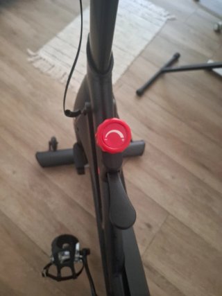 Bicicleta Estática Toputure Negra y Roja
