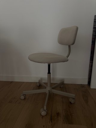 Silla de oficina beige