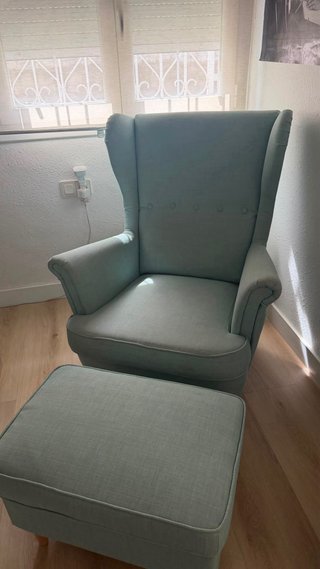 Sillón y reposapiés Ikea verde