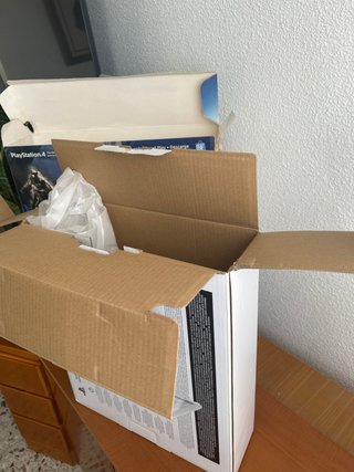 Caja vacía de PS4 Jet Black 1TB