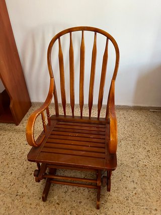 Mecedora clásica de madera