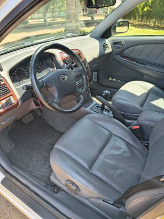 Toyota Avensis 2000