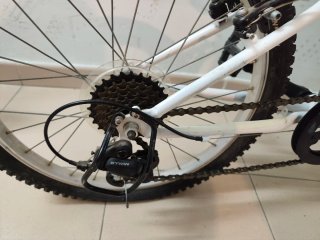 Bicicleta infantil Rockrider blanca