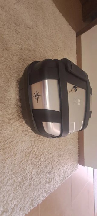 Baúl Givi Trekker 52L