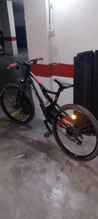 Bicicleta Montaña B'TWIN Negra/ROJAS NEGOCIABLE.