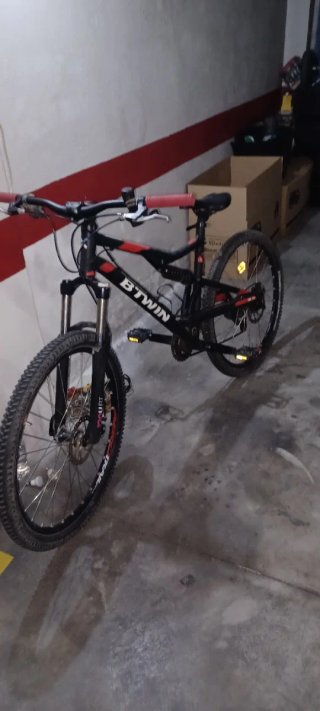 Bicicleta Montaña B'TWIN Negra/ROJAS NEGOCIABLE.