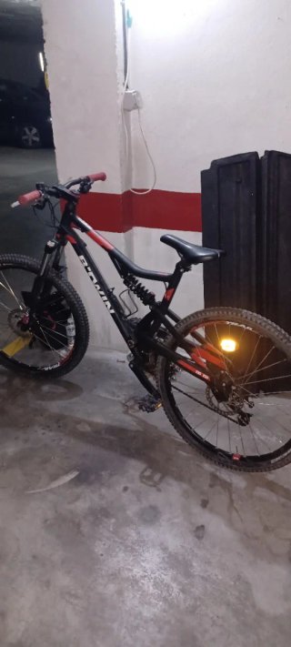 Bicicleta Montaña B'TWIN Negra/ROJAS NEGOCIABLE.
