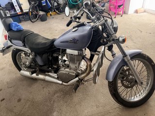 Suzuki LS 650 Savage Custom Clásica.