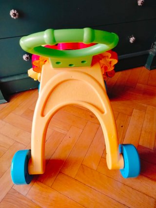 Andador correpasillos León Fisher Price