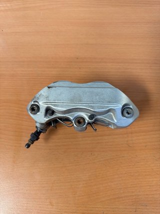 Pinza Freno dlant izq Triumph Speed Triple 1050 10