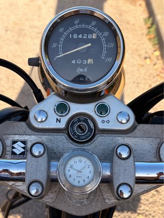 Suzuki GZ250 Marauder Custom Negra