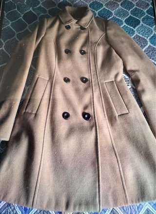 Abrigo Stradivarius paño beige