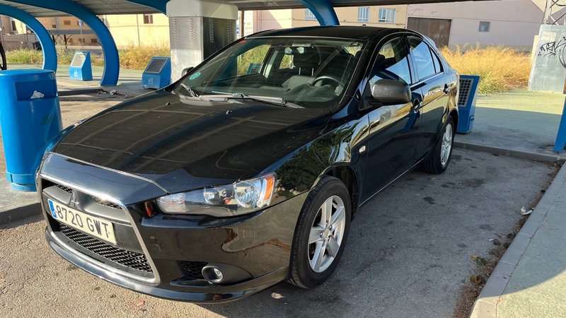 Mitsubishi Lancer 2010 - foto 1