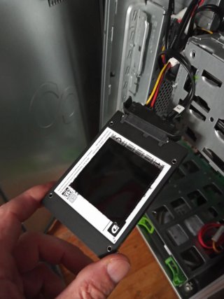 Servidor Fujitsu TX1310 M3 NAS