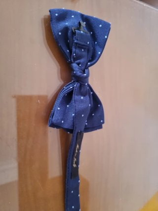 Pajarita Massimo Dutti azul con puntos blancos