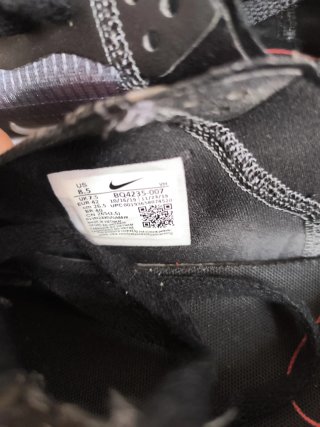 Tenis Nike Negro y Rojo