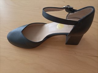 Zapatos italianos vintage negros a estrenar.