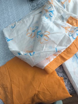 Juego de sábanas naranja y blanco cama 1,05