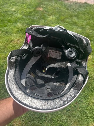 Casco de bici blanco con diseño mandala Play 7
