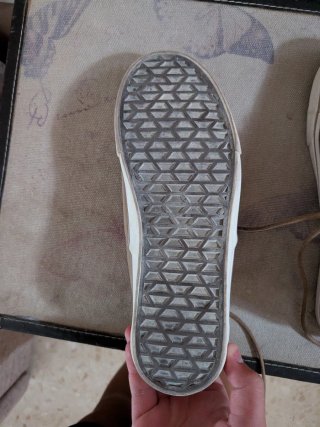 Zapatos casuales beige y café
