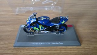 Maqueta Moto Yamaha YZR-M1 Valentino Rossi