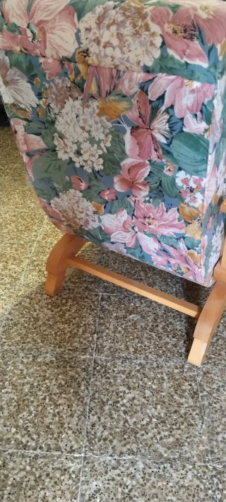 Sillón mecedora vintage floral