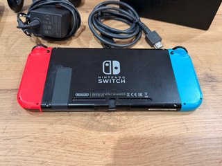 Nintendo Switch Completa Azul y Rojo