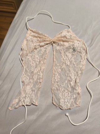 Tops encaje y transparencias espalda descubierta